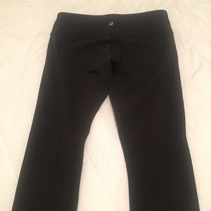 Lululemon black wunder under crop, size 6